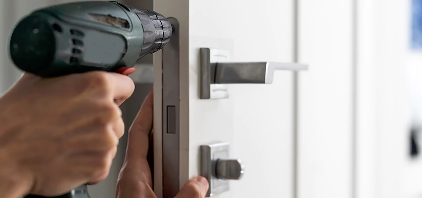 Locksmith For Lock Replacement Near Me in Lennox, CA
