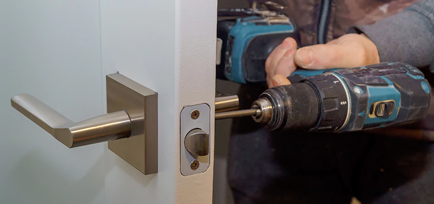 Broken Door Handle Lock Repair in Lennox, California