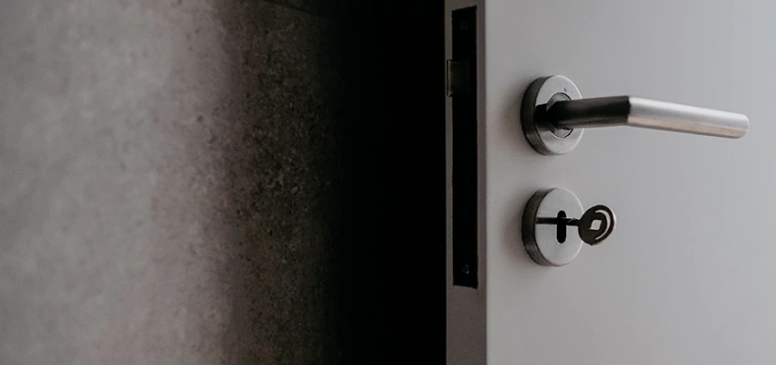 Front Door Handle Repair And Installation in Lennox, CA